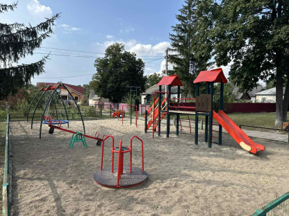 С. Літки, Броварський район, Київська обл. – спортивно-ігровий майданчик