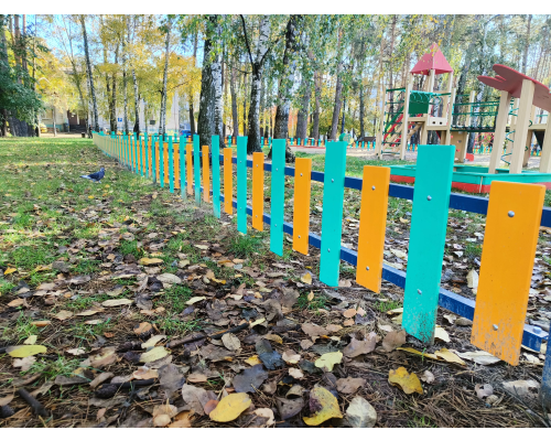 Огорожа кольорова різнорівнева. - фото 2