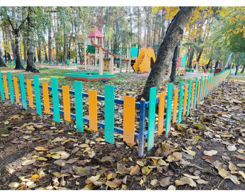 Огорожа кольорова різнорівнева. - фото 4