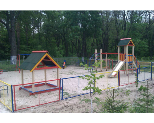 Огорожа металева зі стійками (сітка рябиця 50 х 50мм , стовб 40*25) - фото 4 Огорожа металева зі стійками (сітка рябиця 50 х 50мм , стовб 40*25) - фото 4