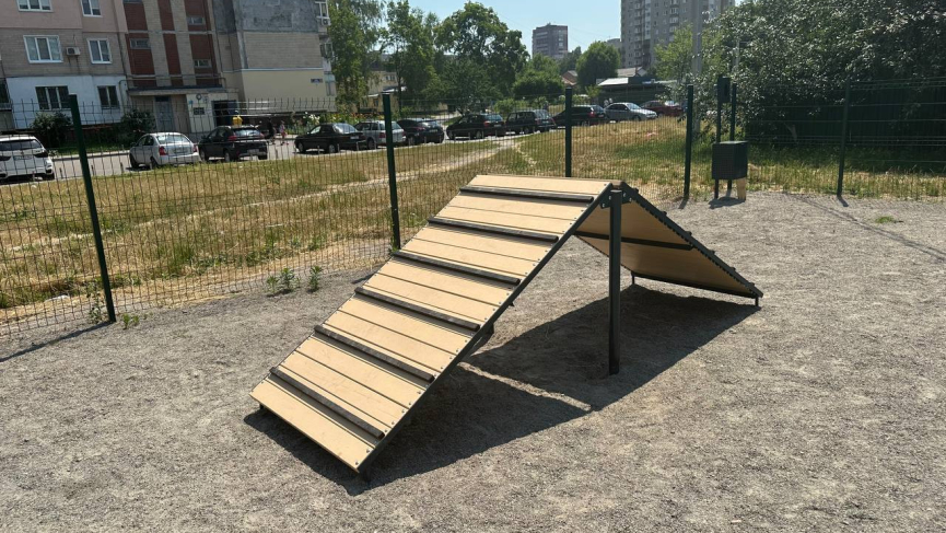 Площадка для выгула и дрессировки собак в Броварах - фото 1 Площадка для выгула и дрессировки собак в Броварах - фото 1